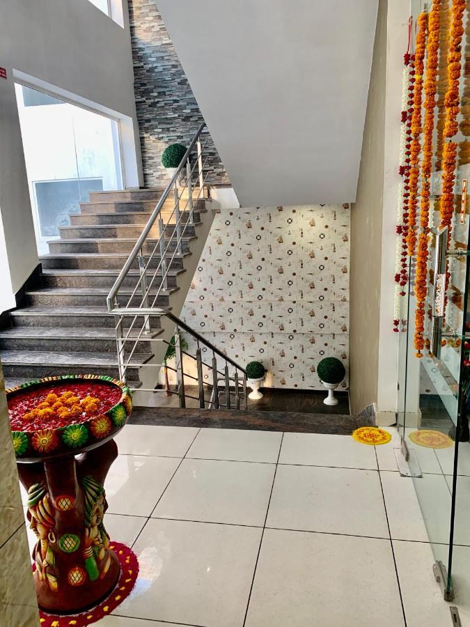 Amora Rooms Dwarka نيودلهي المظهر الخارجي الصورة